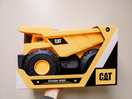 CAT-tough-rigs-truck-dump